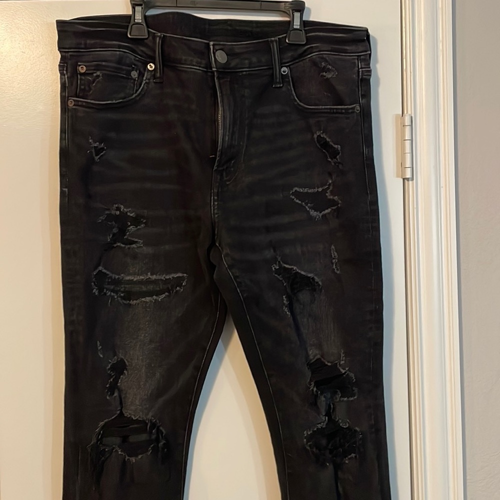 American Eagle Men’s Distressed Skinny Jeans